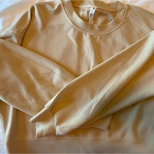 Lululemon Softstreme Oversized Crop Crew in Prosecco Size 10